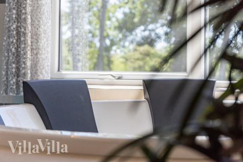 Njut av spabadets värme i lyxstuga nr 503 i Lolland/Falster/Møn