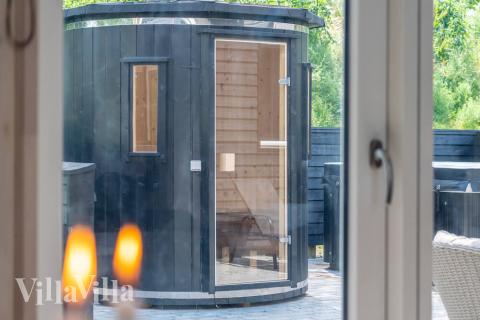 Lyxstuga nr 519 är bland annat utrustad med en härlig bastu.