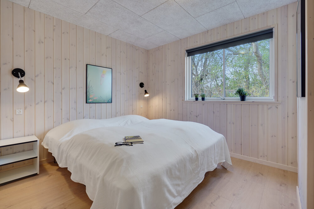 Ett av de 5 utmärkta sovrummen i lyxstuga nr 511 i Lolland/Falster/Møn.