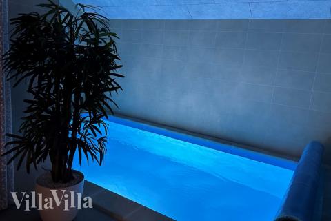 Ta ett dopp i poolen i lyxhus nr 511 i Lolland/Falster/Møn.