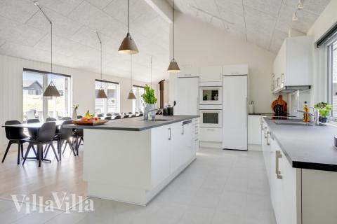 Köket i lyxstuga nr 491 är utrustat så att ni kan laga mat till 30 personer.