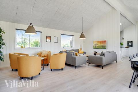 Soffhörnan i lyxstuga 491 i Sydjylland.