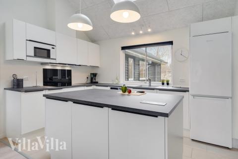 Köket i lyxstuga nr 509 är generöst inrett.