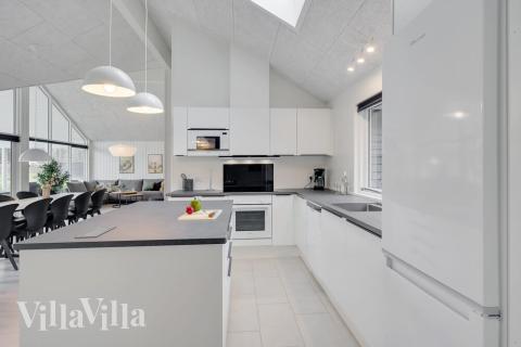 Köket i lyxstuga nr 509 är utrustat så att ni kan laga mat till 16 personer.