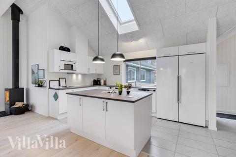 I lyxstugans kök finns allt ni behöver för att laga mat till 18 personer. 