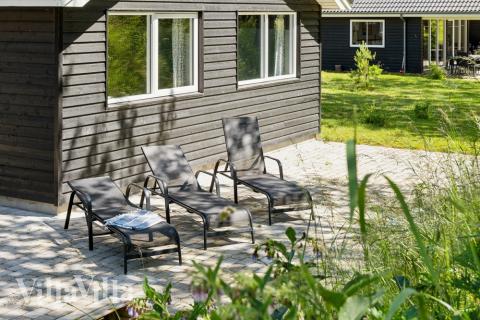 Stor terrass i lyxstuga nr 502 i Lolland/Falster/Møn.