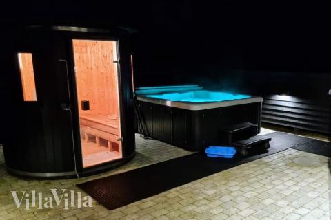 Lyxstuga nr 515 är bland annat utrustad med en härlig bastu.