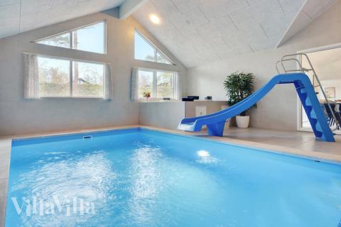 Den tjusiga sommarstugan nr 517 med gott om plats för upp till 18 personer