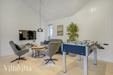 Aktivitetsrum i lyxstuga nr 507 med 7 sovrum och plats för 18 personer.