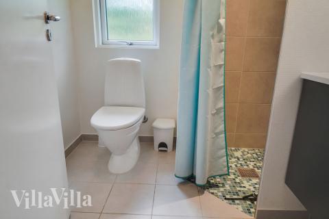 Ett av badrummen i lyxstuga nr 506