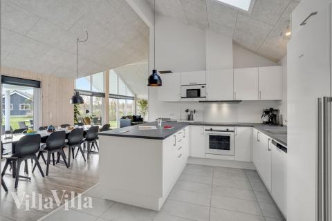 Välinrett kök i lyxstuga nr 522 i Lolland/Falster/Møn.