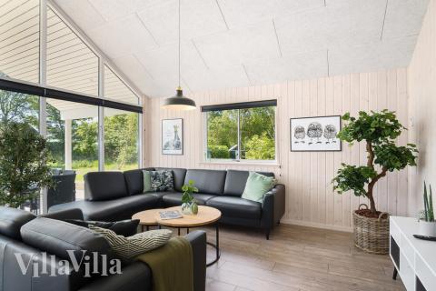 När ni besöker lyxhus nr 498 kan ni mysa tillsammans i sofforna.