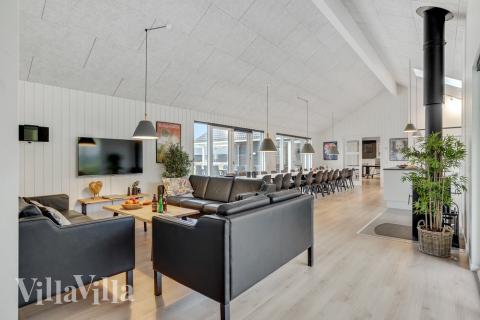 Soffhörnan i lyxstuga 496 i Sydjylland.