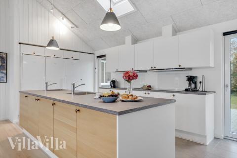 Köket i lyxstuga nr 496 är utrustat så att ni kan laga mat till 26 personer.