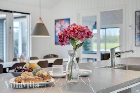 I lyxstugans kök finns allt ni behöver för att laga mat till 26 personer. 