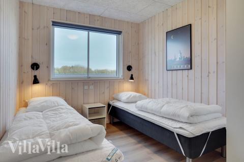 Ett av de 8 utmärkta sovrummen i lyxstuga nr 508 i Sydjylland.