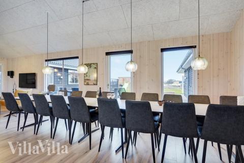 Det stora ljusa vardagsrummet i lyxstuga nr 508 för 20.