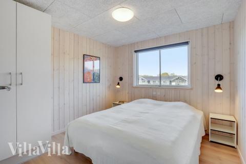 Ett av de 9 utmärkta sovrummen i lyxstuga nr 499 i Sydjylland.