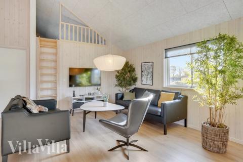 Soffhörnan i lyxstuga 499 i Sydjylland.