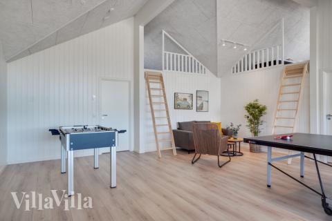 Lyxstuga 531 för 30 personer har ett stort aktivitetsrum med bl.a. biljard och dart