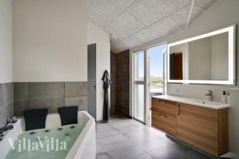 Lyxstuga nr 514 erbjuder bland annat ett härligt spabad