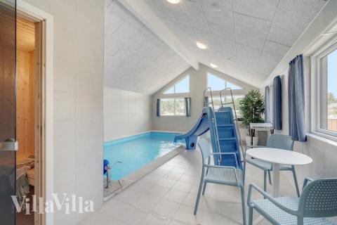 Ta ett dopp i poolen i lyxhus nr 516 i Vestjylland.