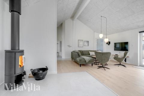 Soffhörnan i lyxstuga 516 i Vestjylland.