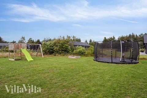 Förutom de många timmar som du kan tillbringa i stugans poolavdelning erbjuder lyxstuga 516 även många utomhusaktiviteter