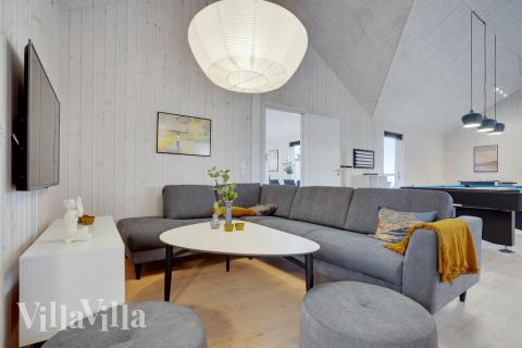 Soffhörnan i lyxstuga 526 i Sydjylland.