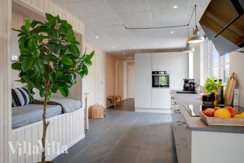 Köket i lyxstuga nr 518 är generöst inrett.