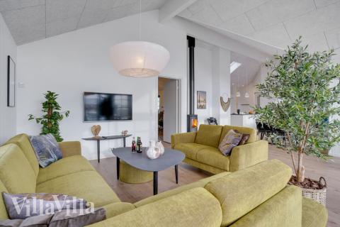 När ni besöker lyxhus nr 520 kan ni mysa tillsammans i sofforna.