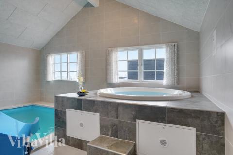 Lyxstuga nr 520 erbjuder bland annat ett härligt spabad