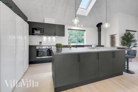 Köket i lyxstuga nr 532 är utrustat så att ni kan laga mat till 20 personer.