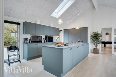 Köket i lyxstuga nr 530 är generöst inrett.