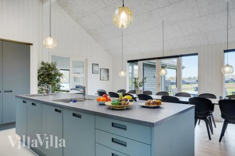 Välinrett kök i lyxstuga nr 530 i Sydjylland.