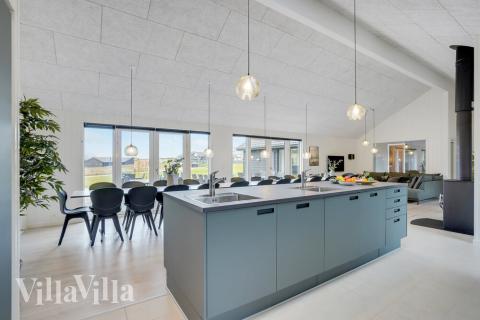 I lyxstugans kök finns allt ni behöver för att laga mat till 26 personer. 