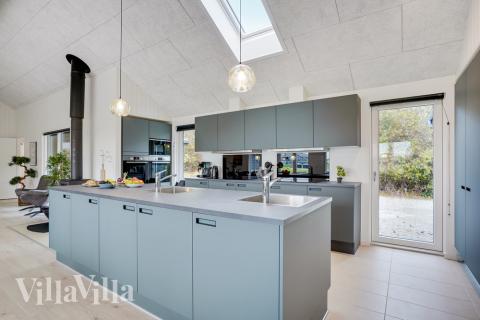 Köket i lyxstuga nr 530 är utrustat så att ni kan laga mat till 26 personer.