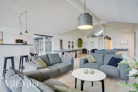 Soffhörnan i lyxstuga 530 i Sydjylland.