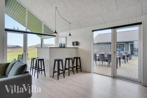 Sommarstuga 530 är utrustad med egen bar