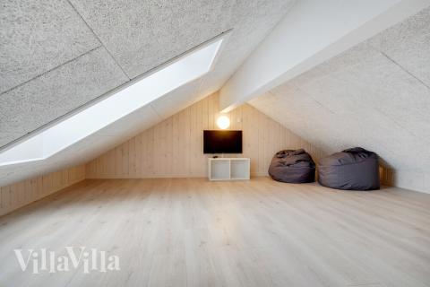 Några av de 26 sovplatserna finns på loftet i lyxstuga nr 530