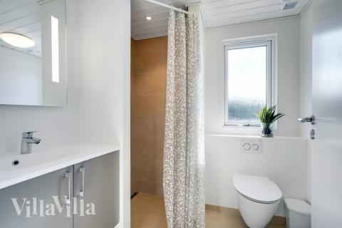 Ett av badrummen i lyxstuga nr 533