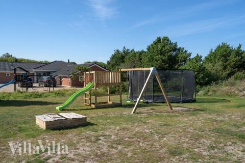 Förutom de många timmar som du kan tillbringa i stugans poolavdelning erbjuder lyxstuga 533 även många utomhusaktiviteter