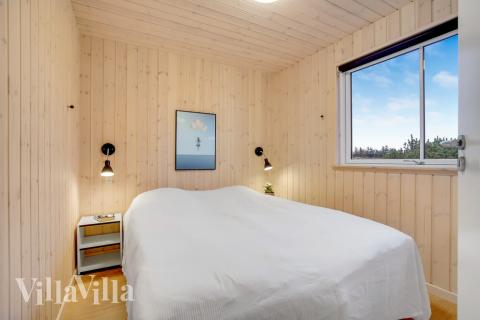 Ett av de 8 utmärkta sovrummen i lyxstuga nr 529 i Nordjylland.