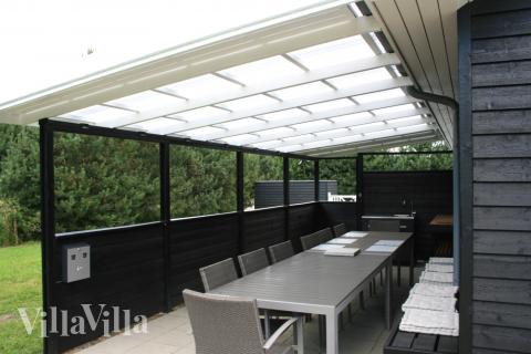 Förutom de många timmar som du kan tillbringa i stugans poolavdelning erbjuder lyxstuga 525 även många utomhusaktiviteter