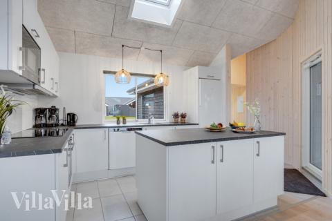 I lyxstugans kök finns allt ni behöver för att laga mat till 16 personer. 