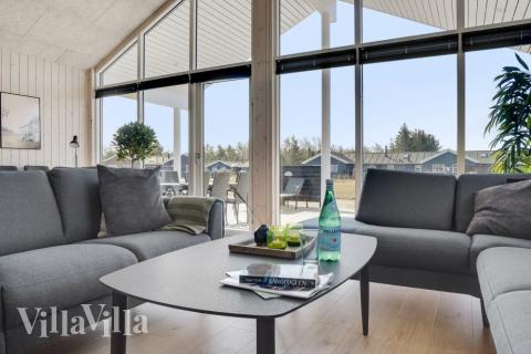 Vardagsrummet i lyxstuga nr 523.