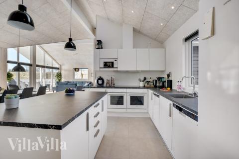 Köket i lyxstuga nr 523 är generöst inrett.