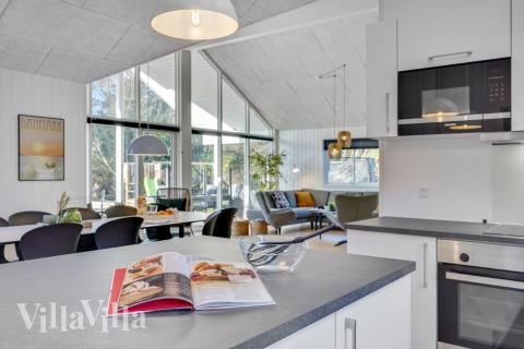 Köket i lyxstuga nr 536 är generöst inrett.