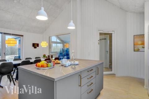 I lyxstugans kök finns allt ni behöver för att laga mat till 18 personer. 