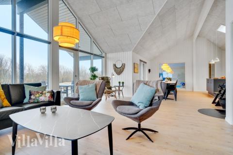 Soffhörnan i lyxstuga 537 i Sydjylland.